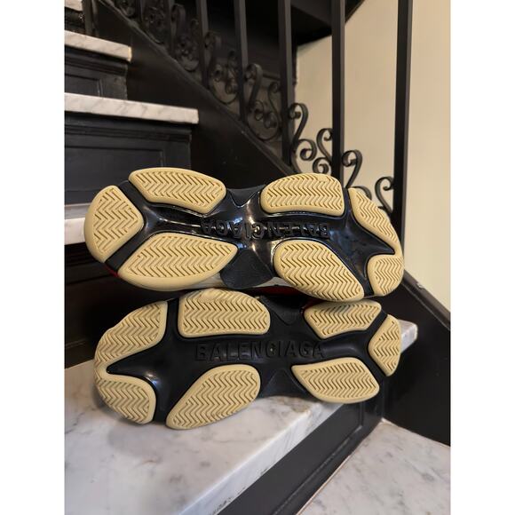 Balenciaga BNWT triple S main image 8